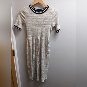 Roolee Short Sleeve Heather Gray Midi Dress with Pockets Size Large